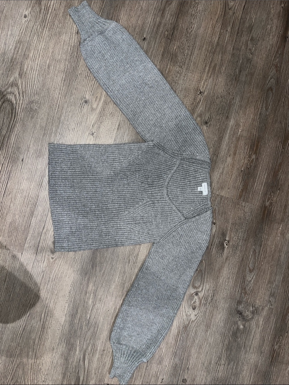 RIHOAS Ribbed V-Neck Sweater - Picture 2 of 3